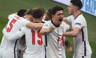 Engeland spelers vieren Stones Maguire